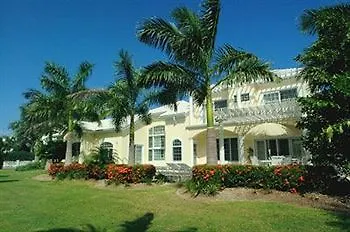 Britannia Villas Seven Mile Beach Hotel